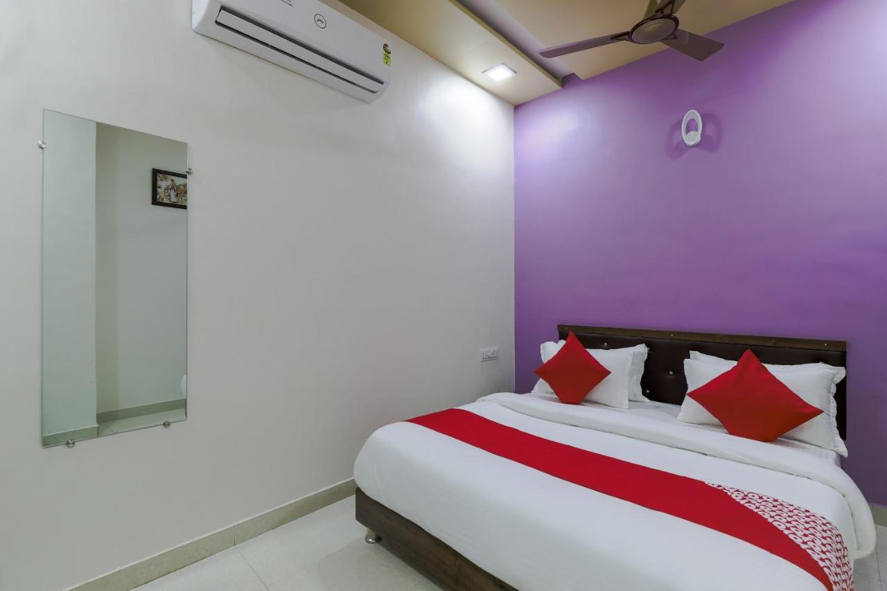 OYO 47110 Hotel Royal Palace Naroda Exterior foto